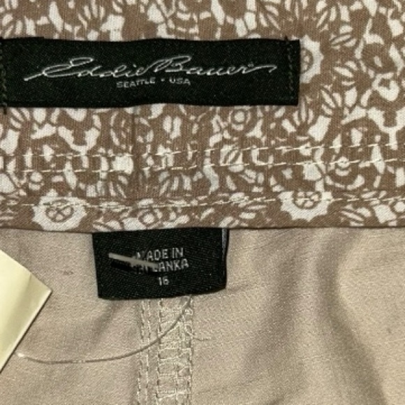 Eddie Bauer Pigment Dyed Shorts Size 16
Tan, khaki  100% Cotton - Picture 5 of 7